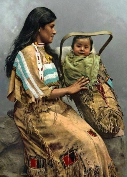 Женщина с ребенком из народа Chippewa