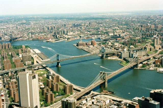 Вид на Бруклинский и Манхэттенский мост