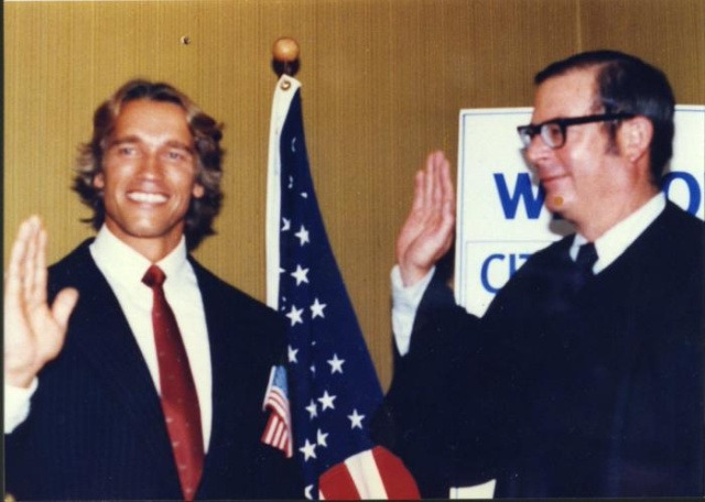 Арнольд Шварценеггер получает американское гражданство