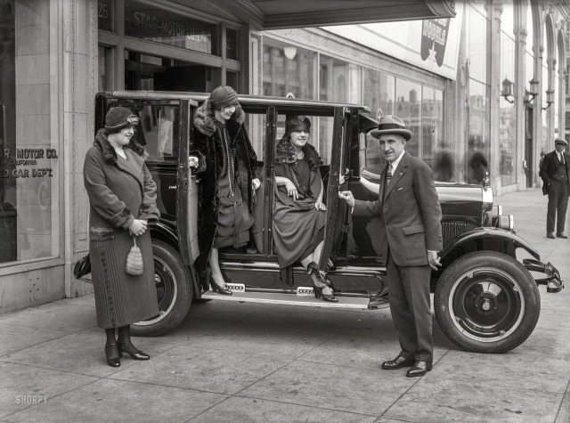 Автомобиль Star Car Sedan на Ван Несс Авеню в Сан-Франциско, 1924 год