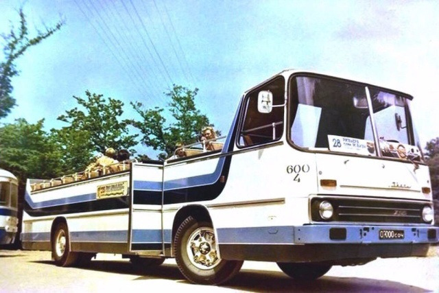 Сочинский автобус-кабриолет. Ничего лишнего. 1983 год
