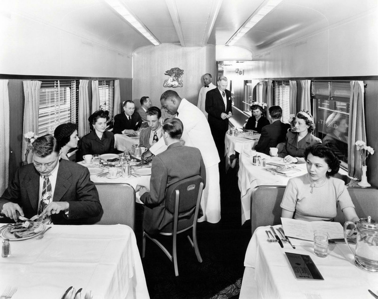 1950. Пассажиры в вагоне-ресторане на поезде Рио-Гранде