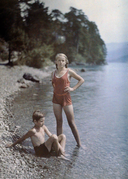 1927. Ева и Хайнц Панеты на берегу Люцернского озера. Швейцария