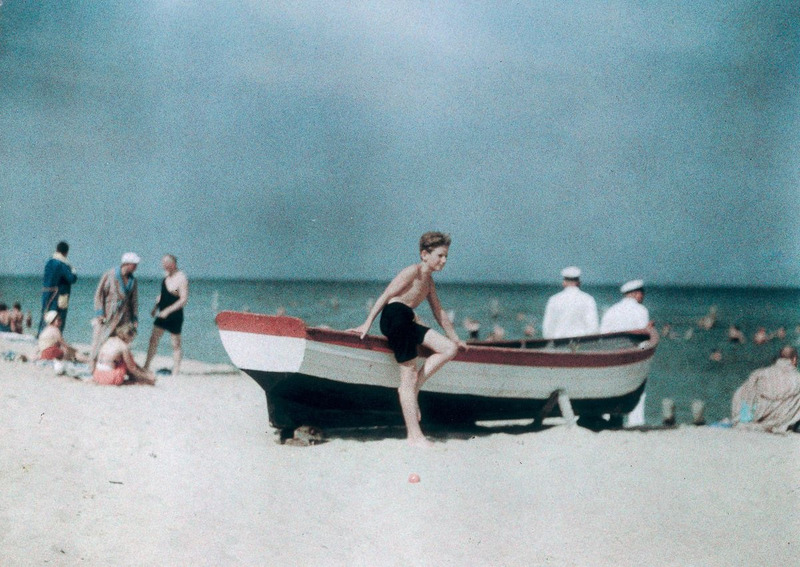 1929. Хайнц Панет на берегу