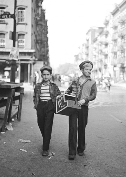 Нью-йоркские чистильщики обуви в 1947 году, фото Стэнли Кубрика