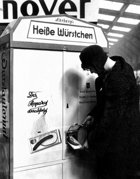 Автомат продающий горячие сосиски, Германия, 1931 год