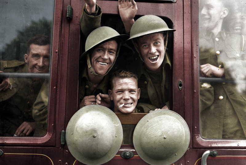 Британские солдаты, вернувшиеся с фронта, 1939 год.