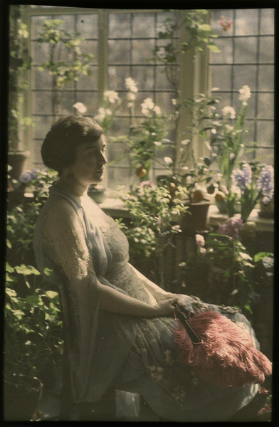 1910. Миссис Бенджамин Ф. Рассел. Женщина в оранжерее