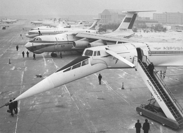 Выставка авиатехники в аэропорту Шереметьево. 1974