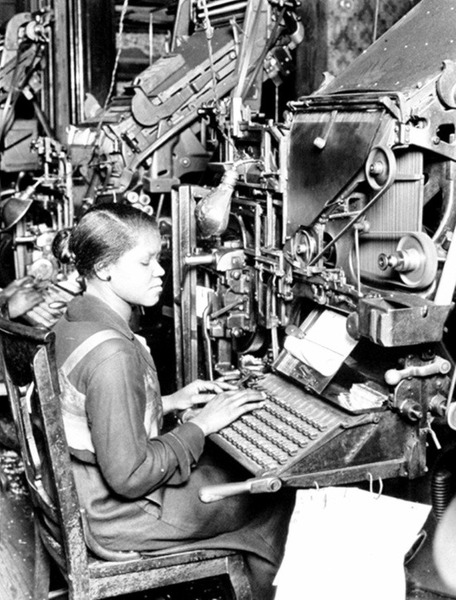 Рабочее место наборщицы в типографии, США, 1920 год