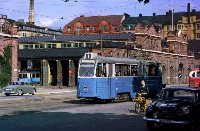 Трамвай на одной из улиц Стокгольма, Швеция. 1963 год