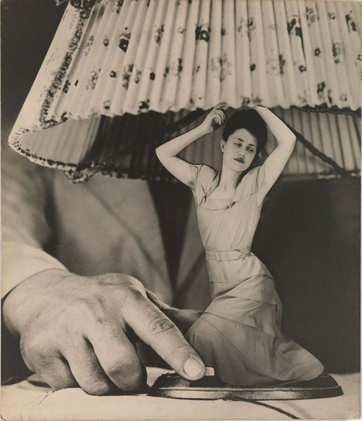 Мечта №1: Настольная лампа, галоген-серебряная печать, 1950 года.