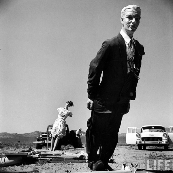 Манекены во время атомных испытаний в Неваде — 50-е годы.