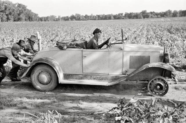 По дороге в мастерскую, около Маскоги, Оклахома, 1939 год