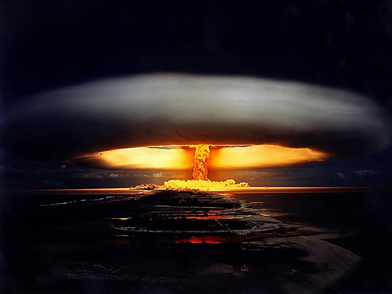 Ядерное испытание Операция Единорог. Взрыв термоядерного заряда мощностью 914 килотонн. Французская Полинезия. 22 мая 1970.