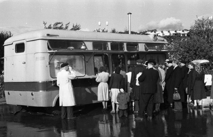 Автобус-буфет, 1955-1959. Мишин-Моргенштерн Семен Михайлович