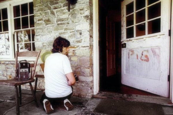 Роман Полански у своего дома после совершенного в нем массового убийства, 1969 год, Лос-Анджелес