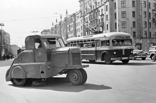 Подметальная машина Пл-3, 1950-е годы, Москва
