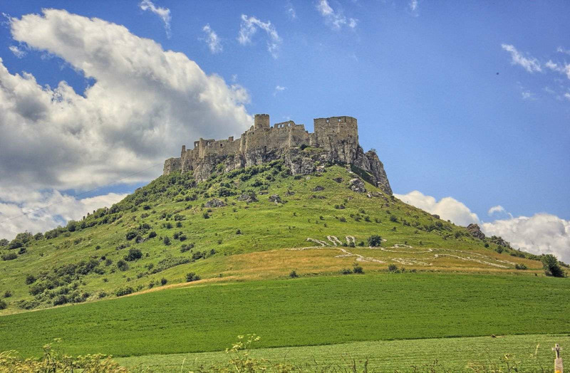 Спишский Град самый большой замок Словакии
