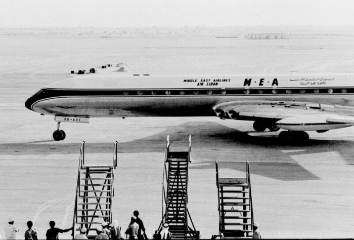 Первым самолетом, приземлившимся на новую посадочную полосу в аэропорте Дубая стал Comet из Middle East Airlines в 1965 г.
