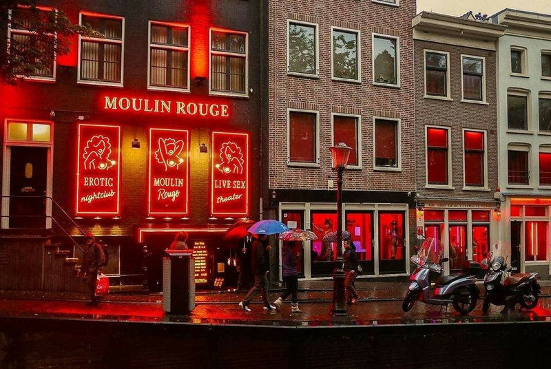 улица красных фонарей в амстердаме