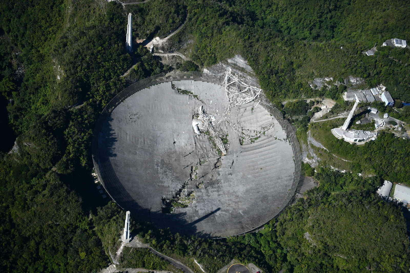 В Пуэрто-Рико обрушился телескоп Аресибо