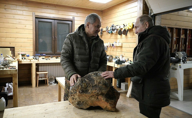 Владимир Путин и Сергей Шойгу на отдыхе в Сибири
