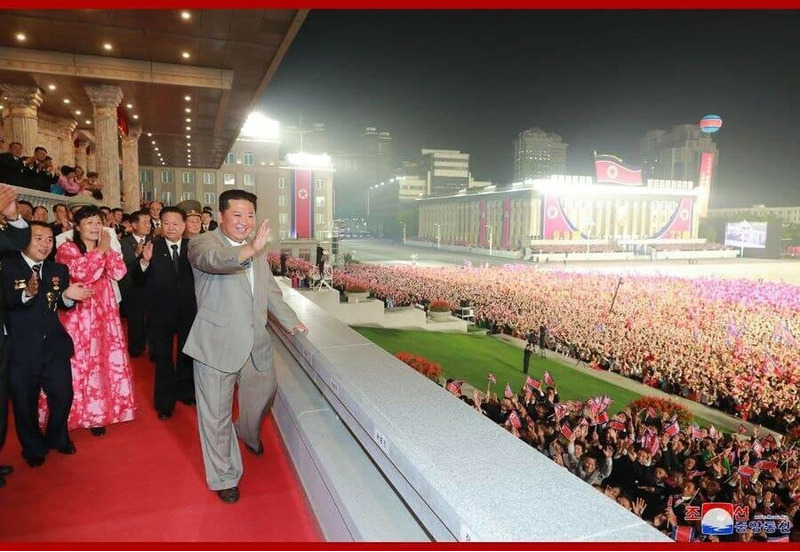 Военный парад в Пхеньяне Ким Чен Ын