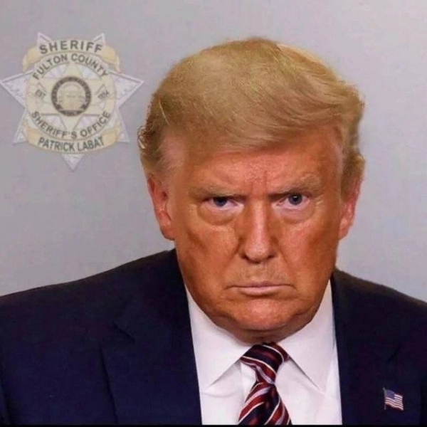 Тюремная фотография Дональда Трампа