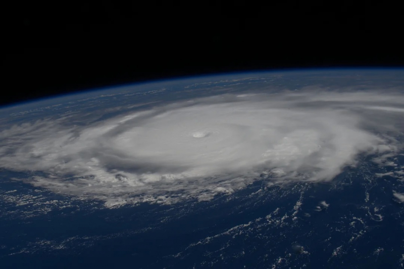 Ураган Умберто с борта МКС