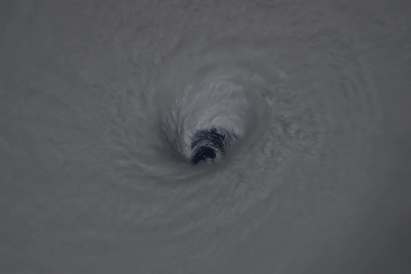 Ураган Умберто с борта МКС